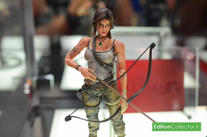 figurine play art kai lara croft