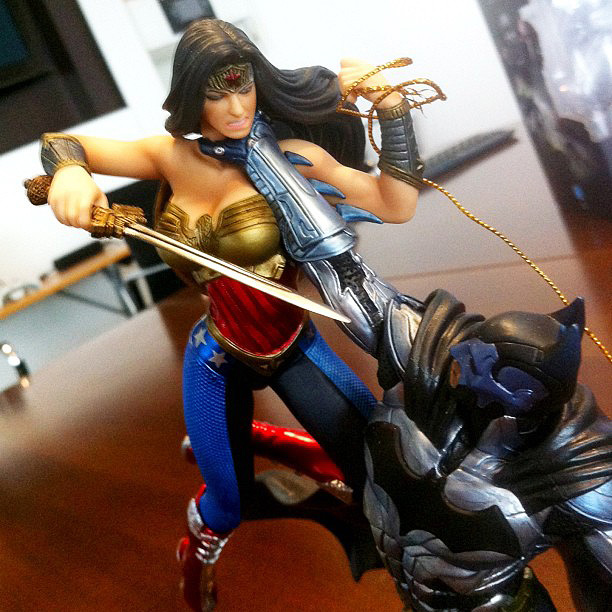 figurine collector injustice batman wonder woman