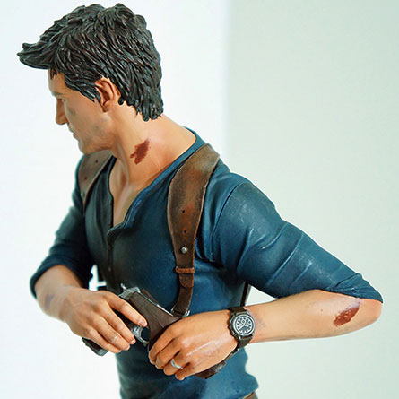 vignette-figurine-nathan-drake-collector-uncharted-4-zoom-3