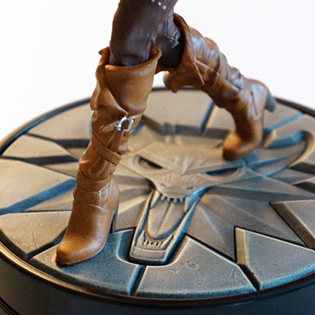 vignette-figurine-ciri-socle-bottes
