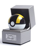 Réplique en métal de la Hyper Ball dans Pokémon
