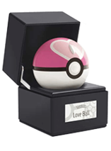 Réplique en métal de la Love Ball dans Pokémon